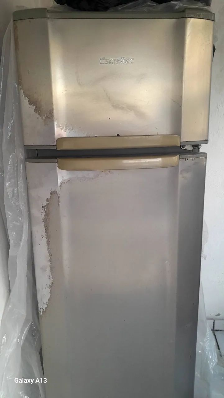Geladeira Esmaltec