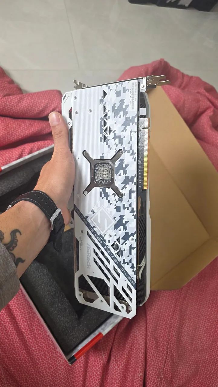 Placa de Vídeo ASRock RX 7900 GRE Steel Legend 16GB | Seminova na Caixa - Foto 5