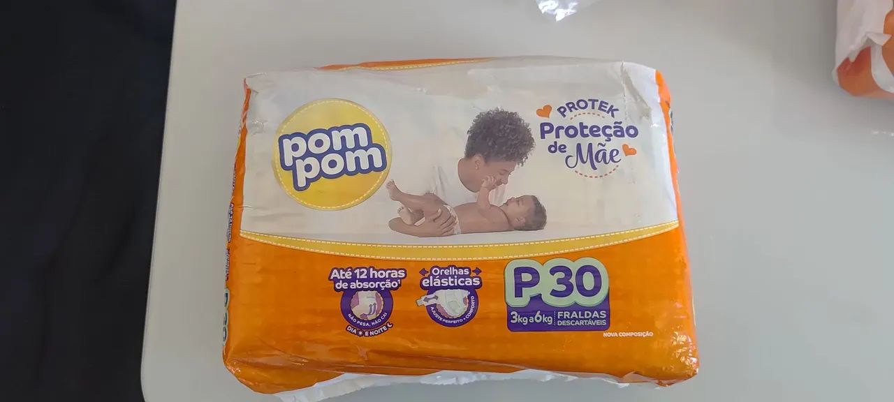 Fralda pompom tamanho P com 30 fraldas.