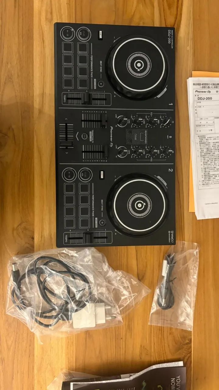 ontroladora DJ Pioneer DDJ-200 Bluetooth + Caixa e Cabos - Foto 3