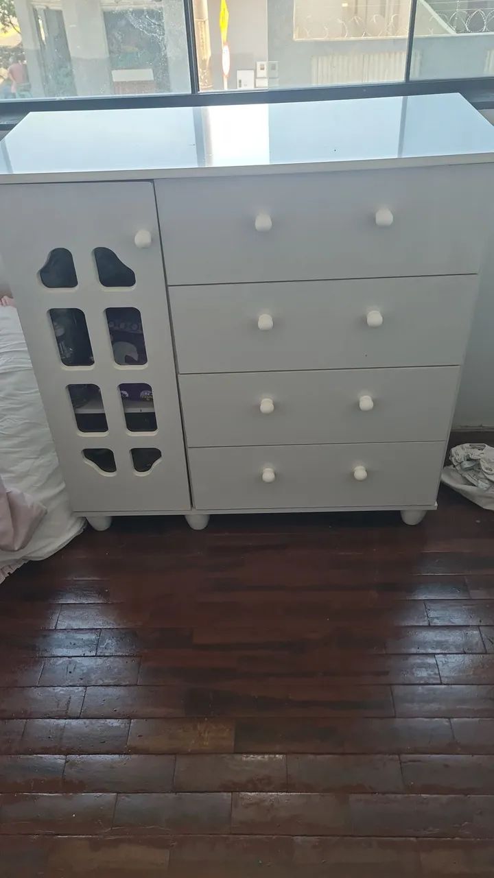 Cômoda conservada