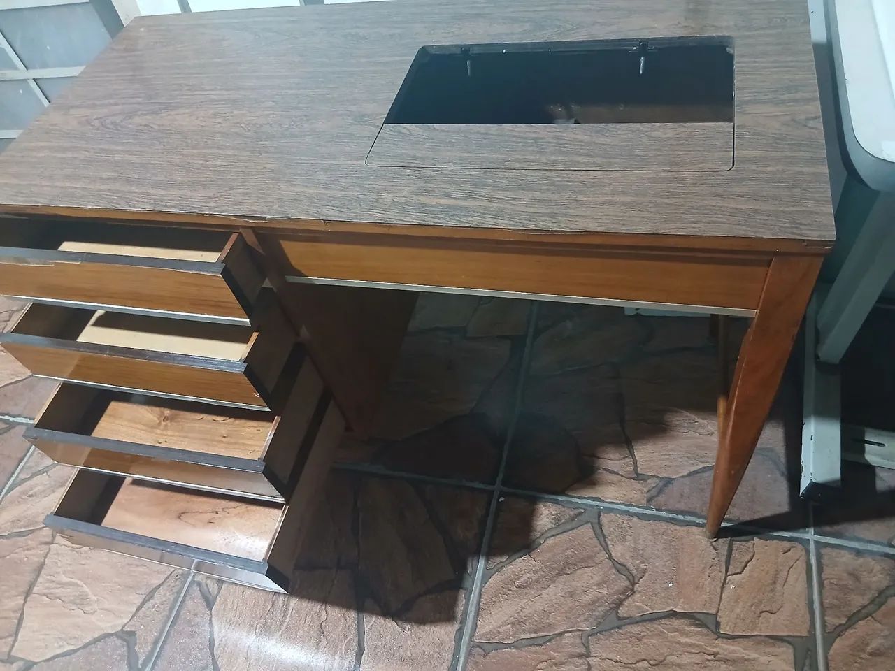 Vendo  gabinete de máquina caseira 
