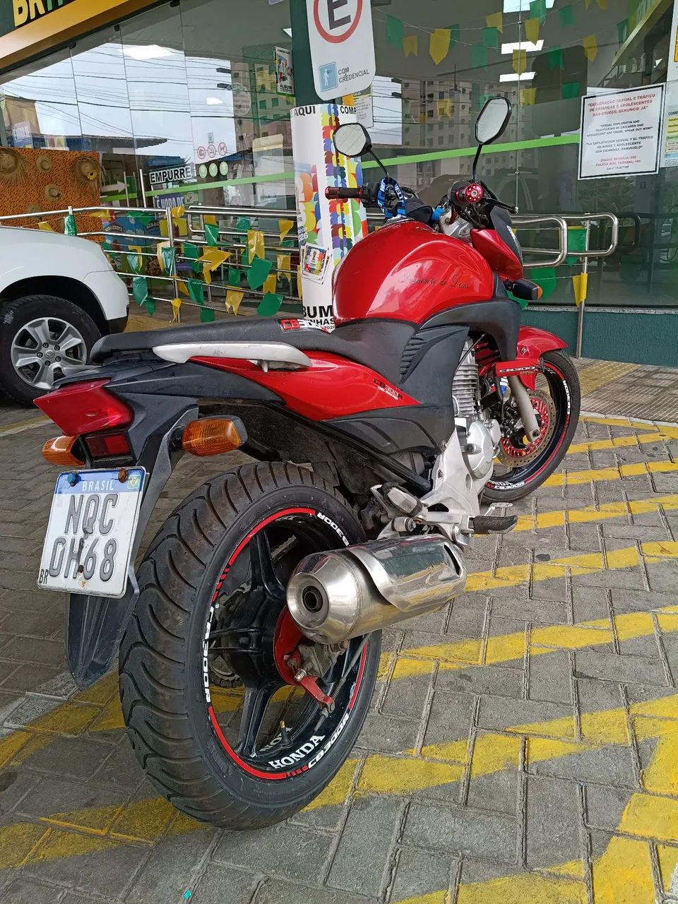 CB 300