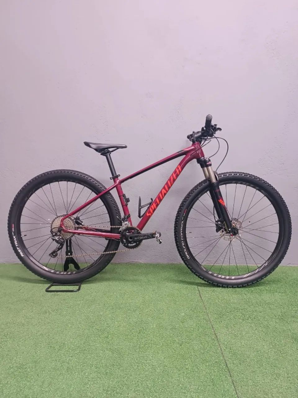 ?Rockhopper? ( SEMI NOVA )
