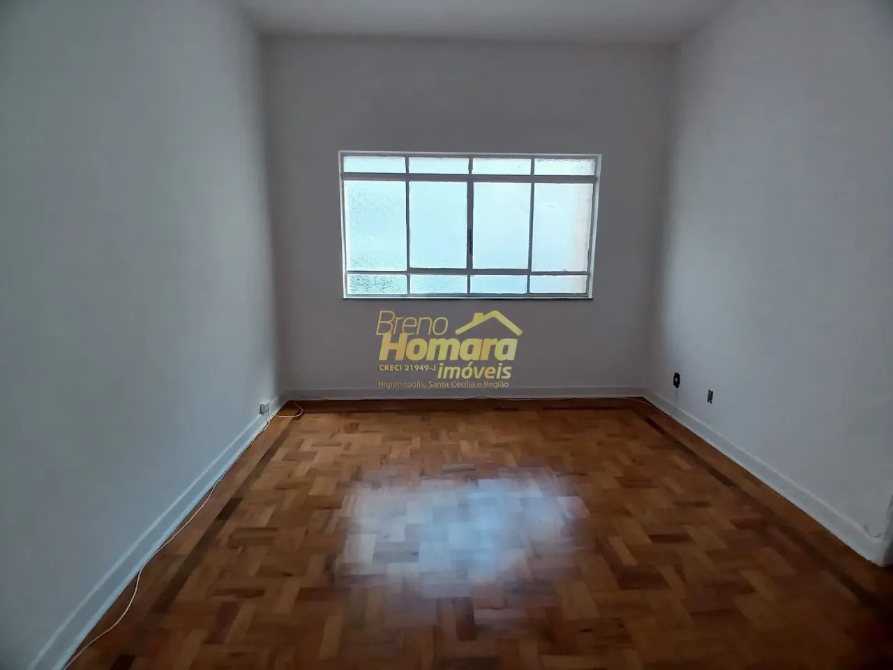 1 dormitório amplo com dependência de serviço. prédio charmoso, próximo do shopping
