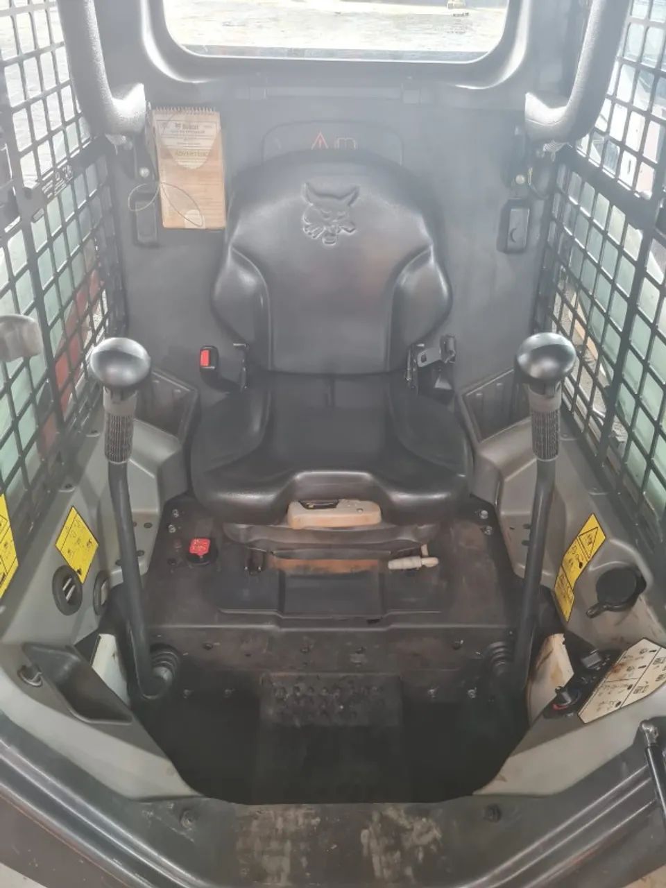 Minicarregadeira Bobcat S450 Ano 2024 Com 1606.2hs C Ar Cond - Foto 5