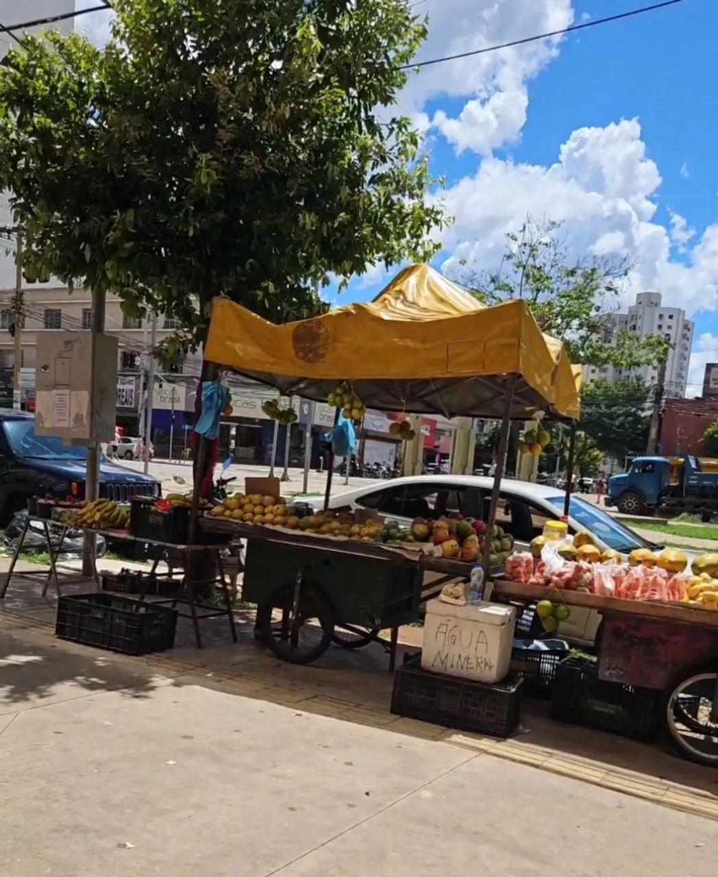 Vendo esse ponto  comercial  na avenida Goiás c a rua 4