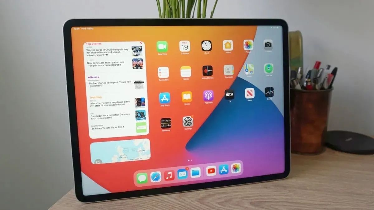 IPAD PRO 12.9 M2 / 512 GB COM APPLE PENCIL e Teclado - Tablets e E