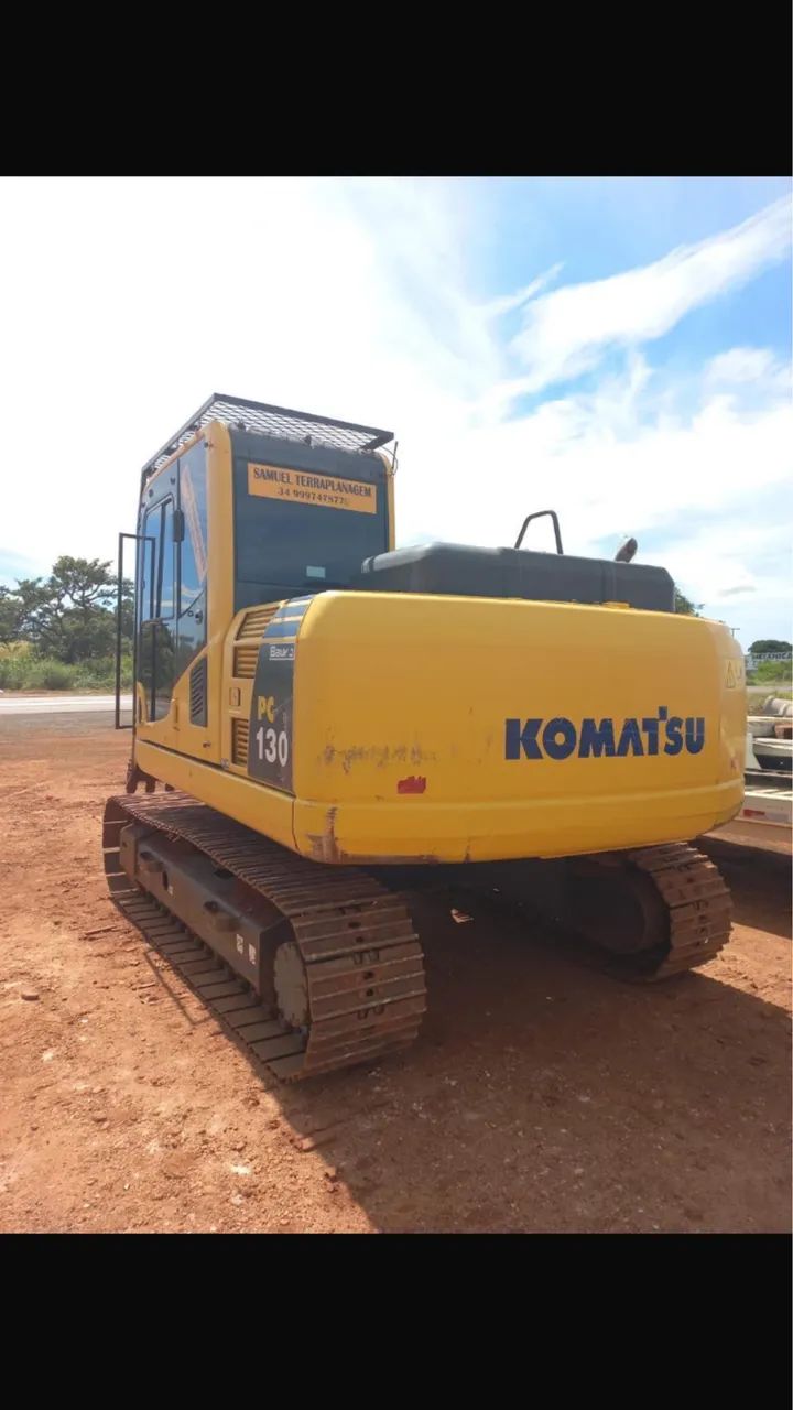Escavadeira komatsu