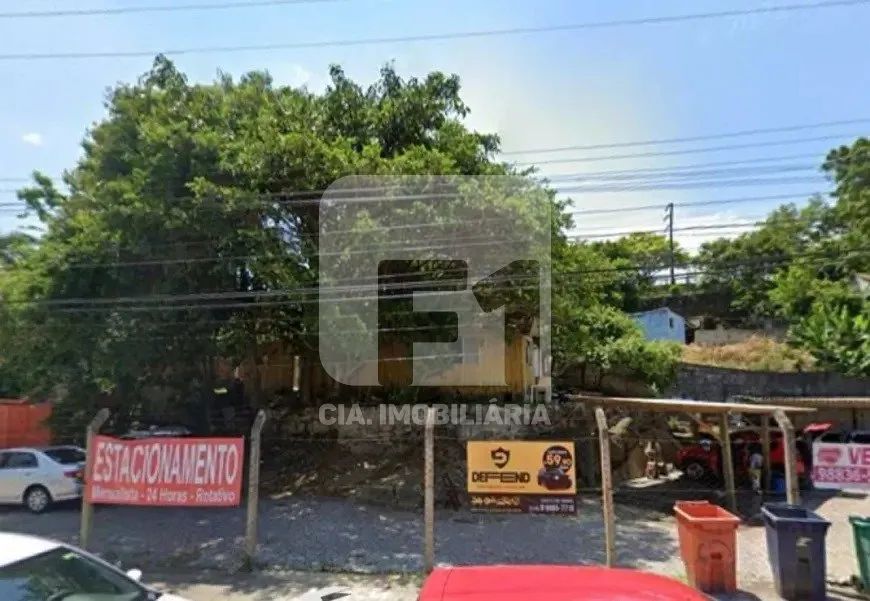 Terreno de 826m² à venda no Centro