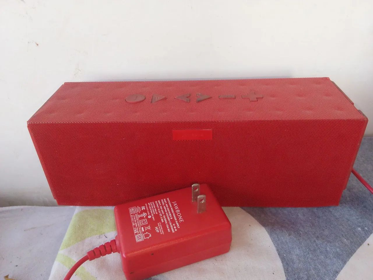 Caixa de som jawbone 100% funcinal