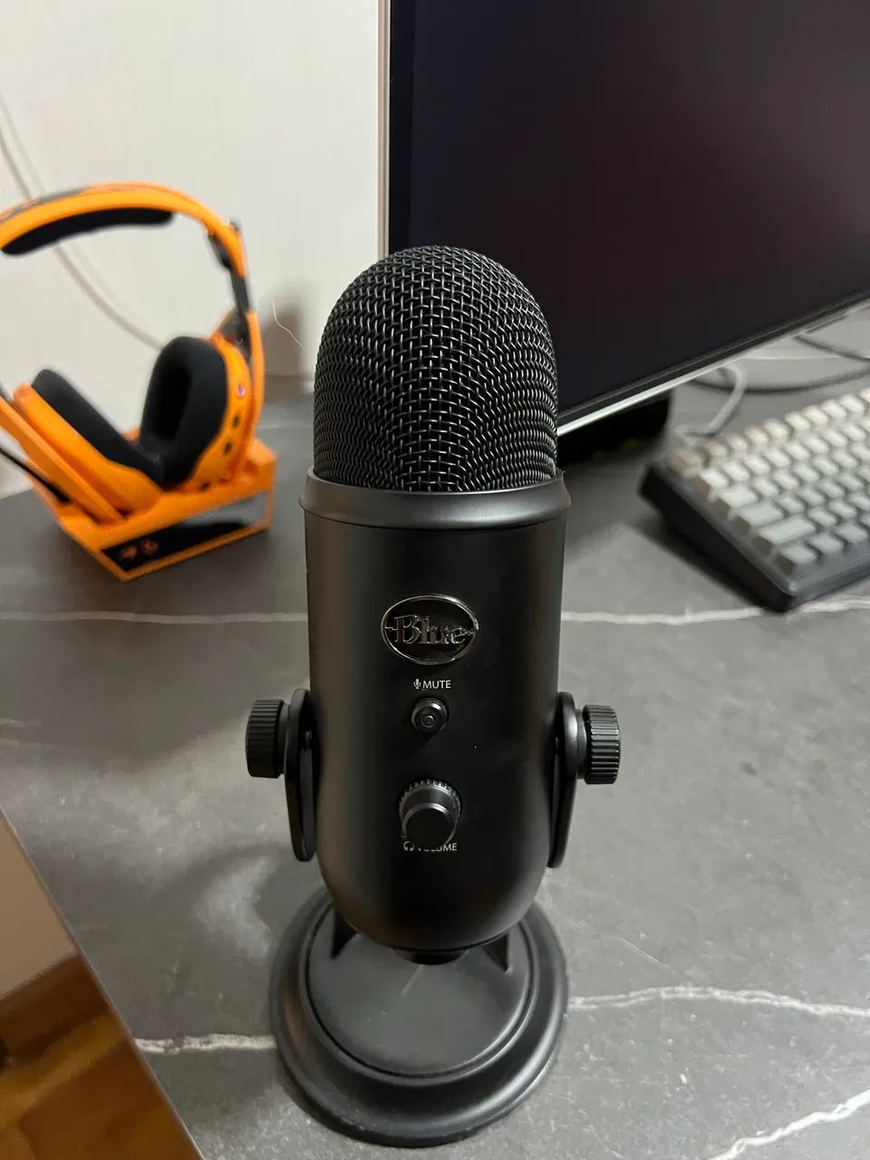 Microfone Usb Blue Yeti - Edição Blackout 