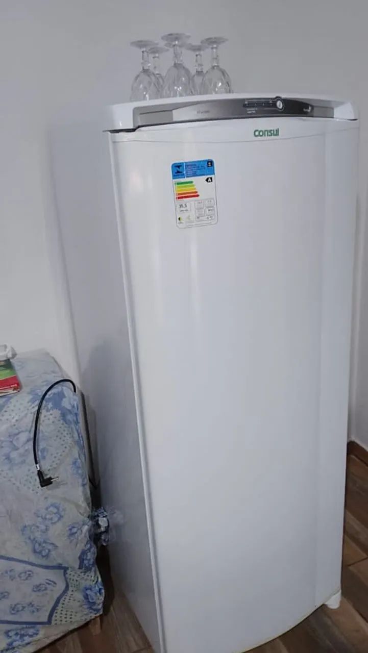 Geladeira semi nova