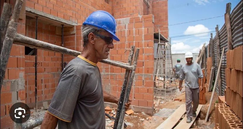 ESTAMOS CONTRATANDO PEDREIRO E AJUDANTE