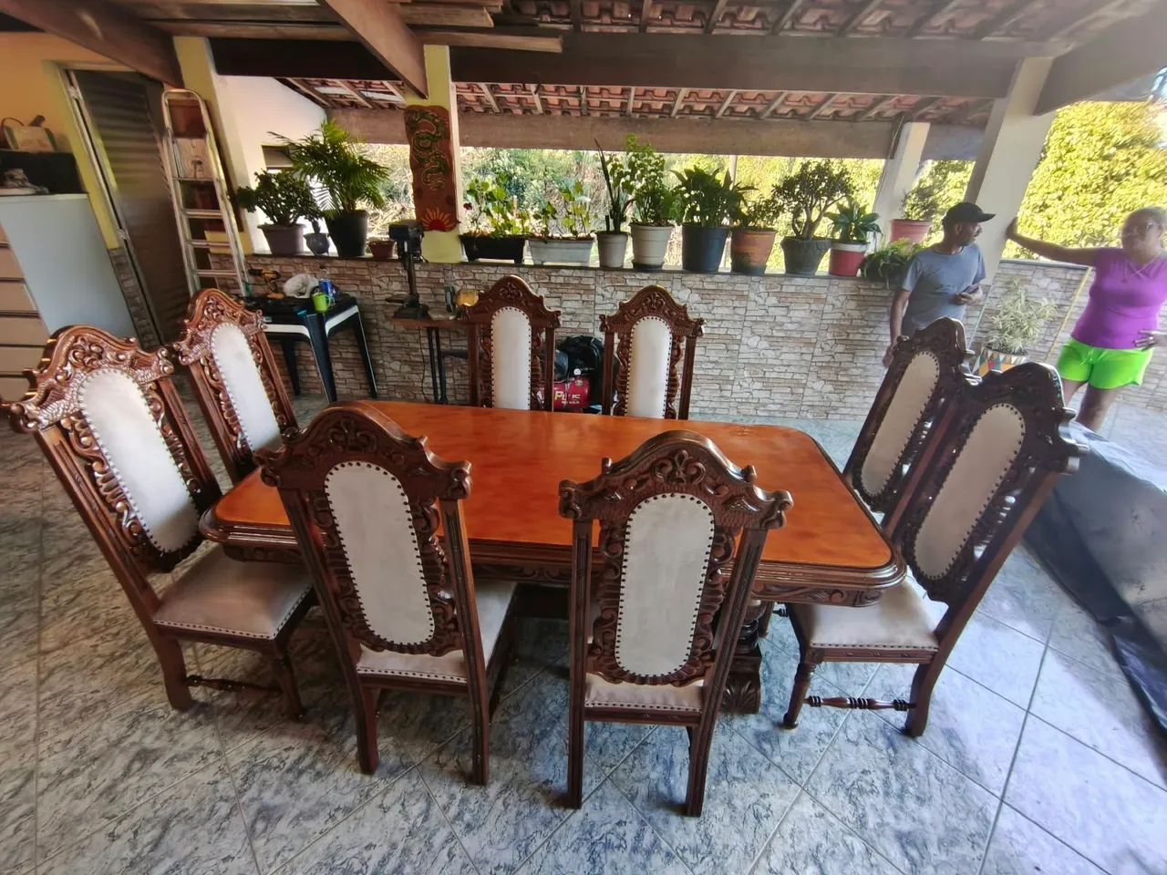 Conjunto móveis vintages mesa, cadeiras e armário 