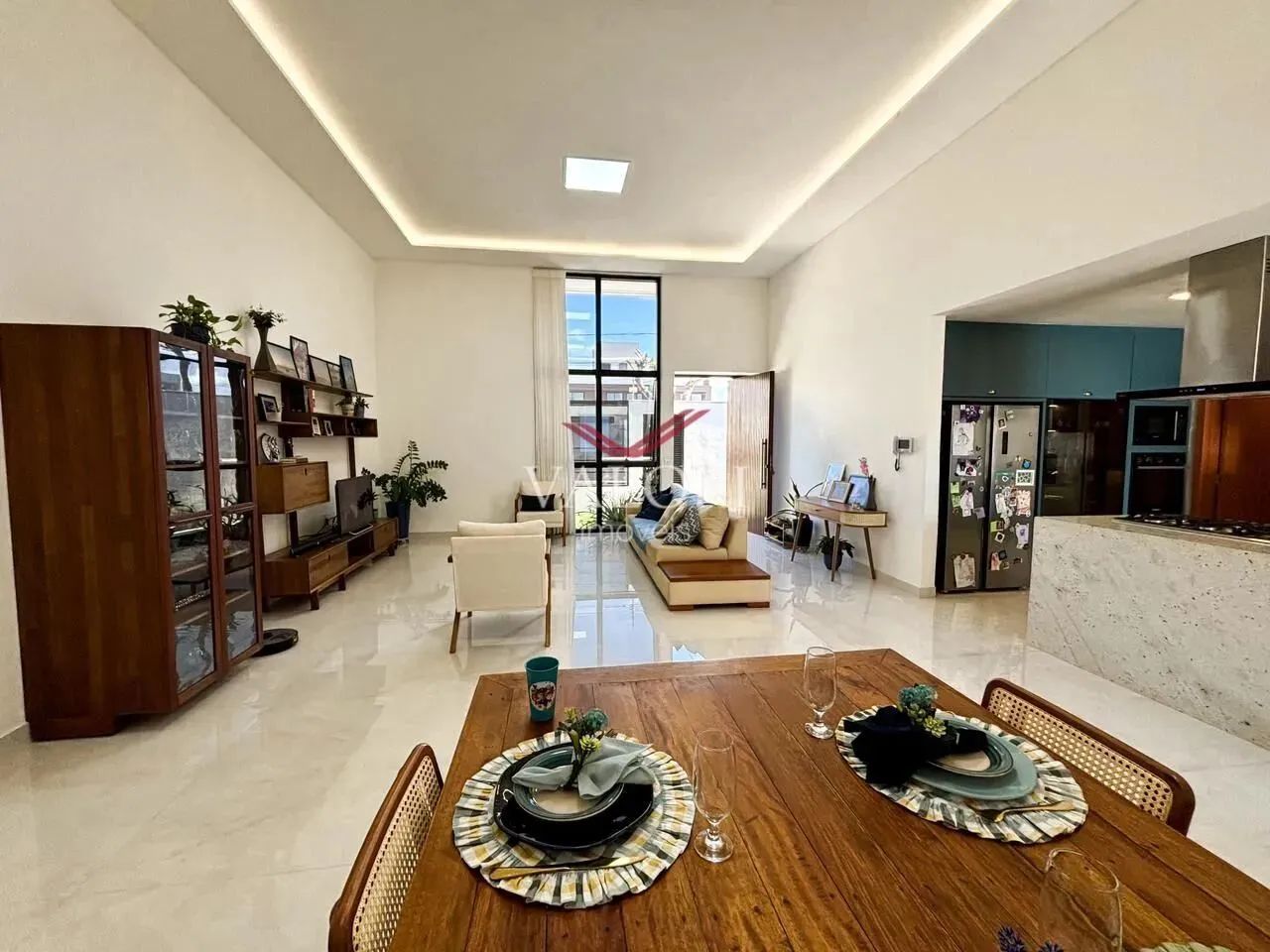 Casa em Interlagos, 3 quartos, área gourmet com piscina.