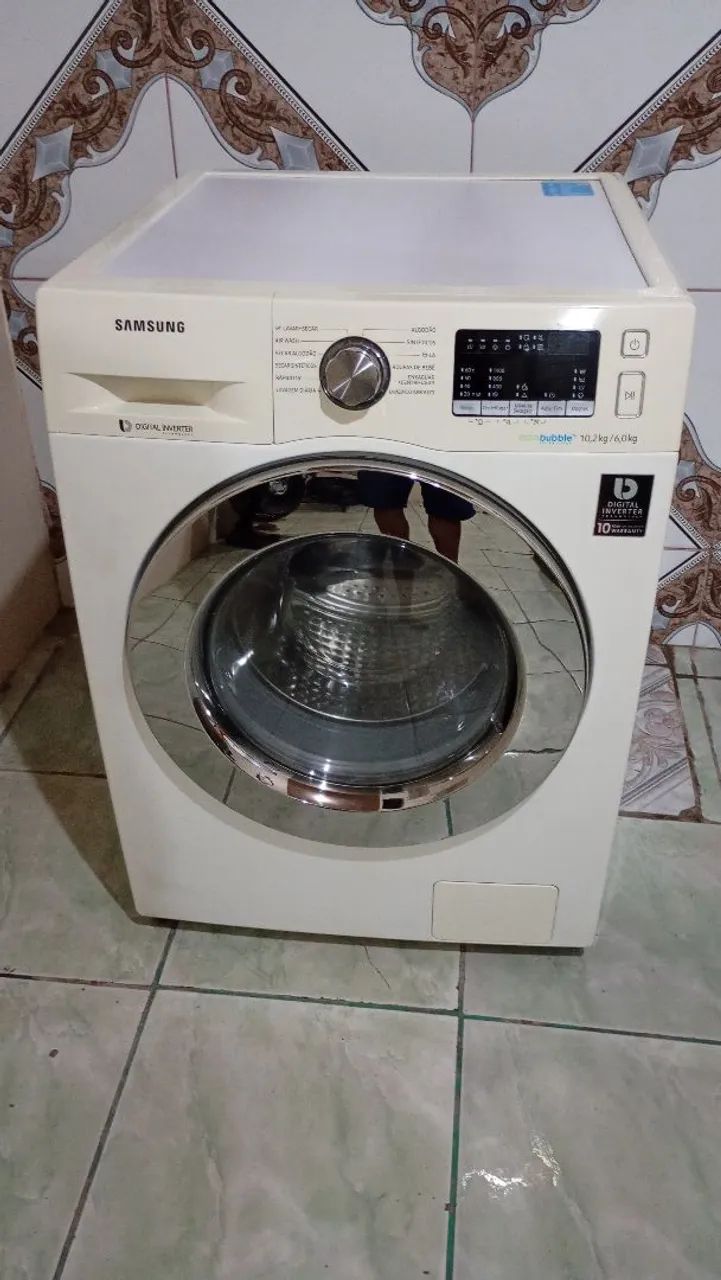 Máquina de lavar e secar roupa Samsung 