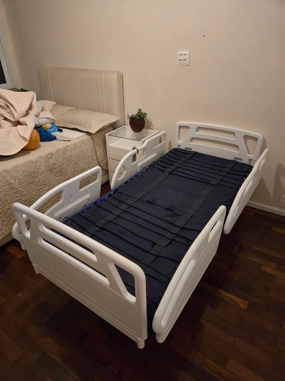 Cama hospitalar com colchão D33