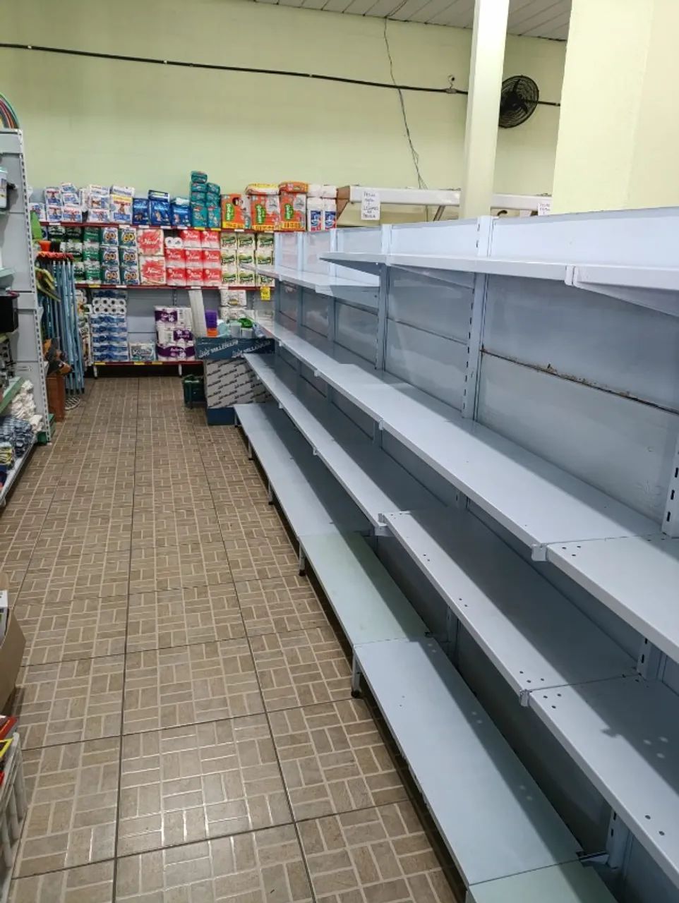 Gôndolas e Checkouts para Mercado em excelente estado  - Foto 4