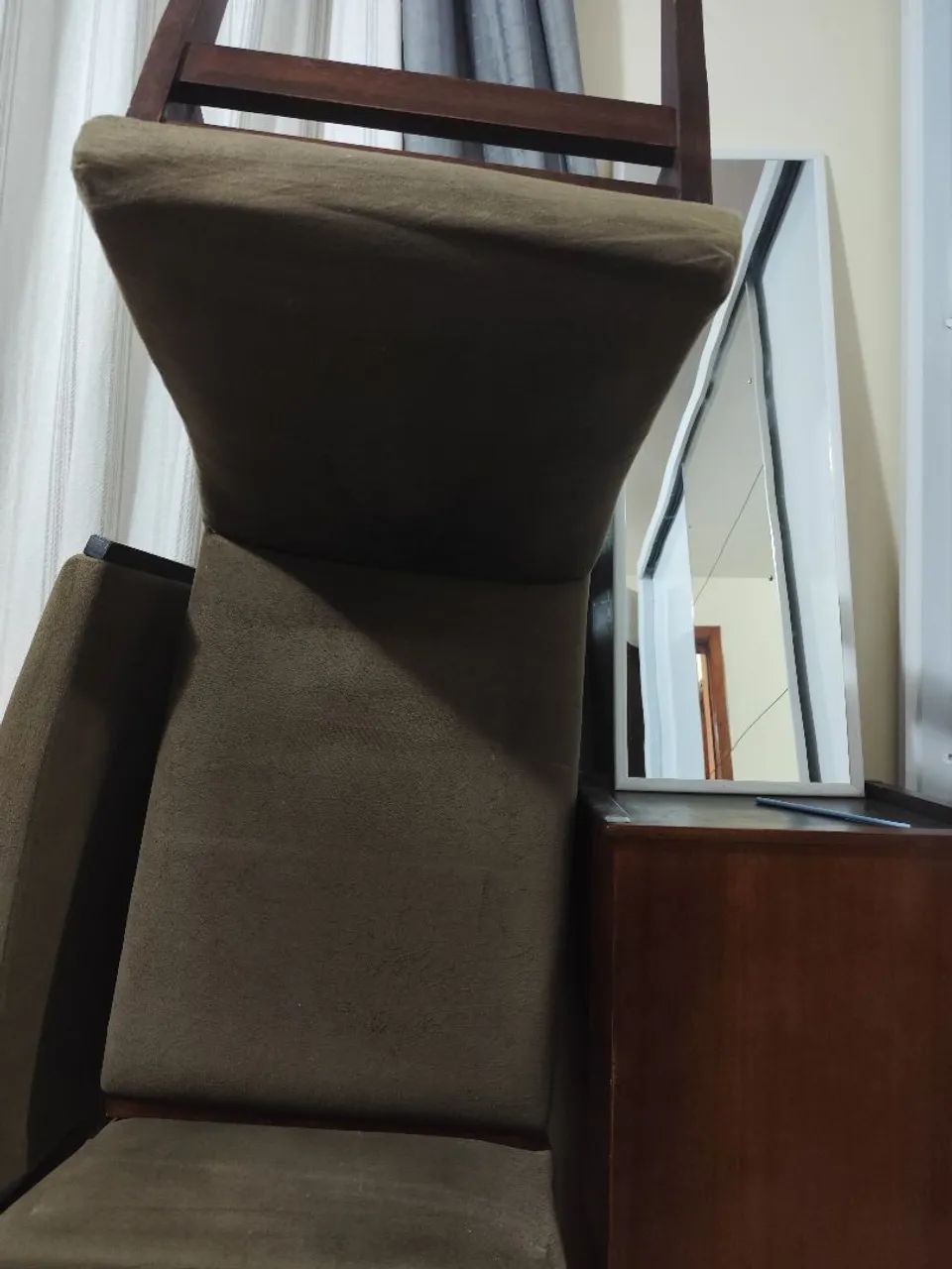 Table with 4 Chairs471904561084518405