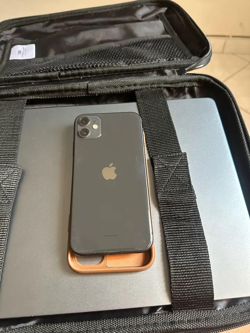 iPhone 11 em perfeito funcionamento