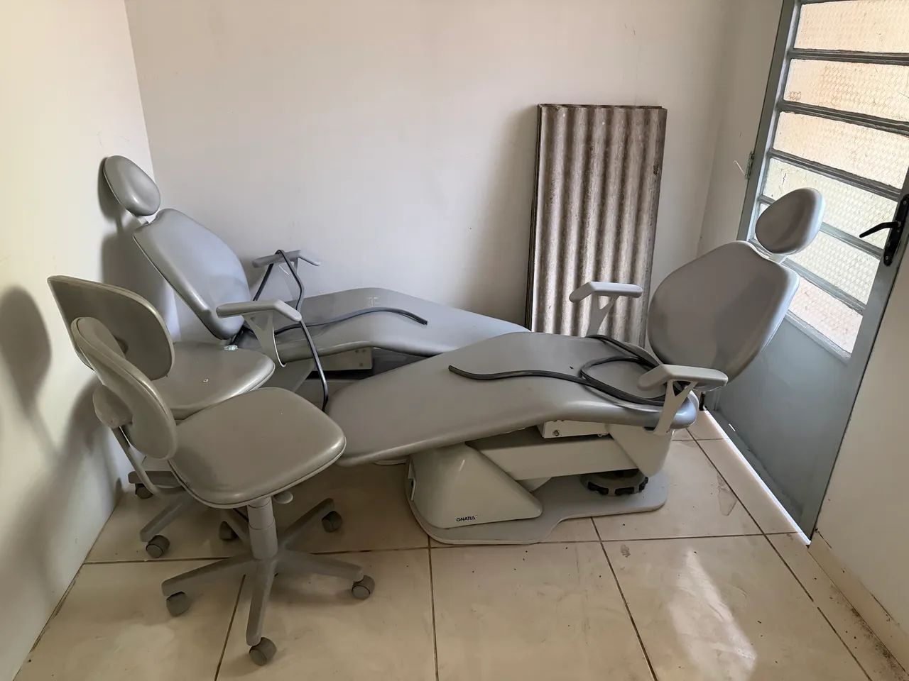 Vende se cadeira odontológica Gnatus valor 11 mil 