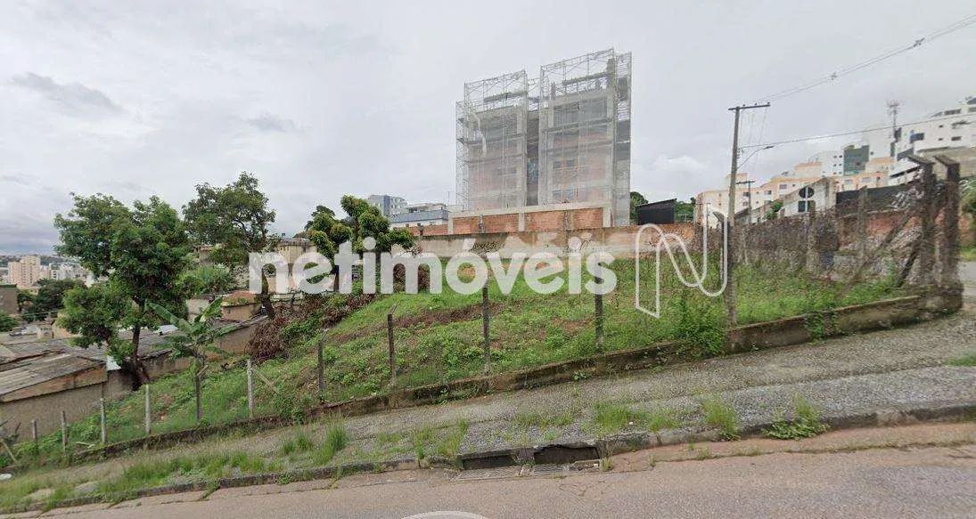 Lote no bairro Padre Eustáquio com 377m²;!