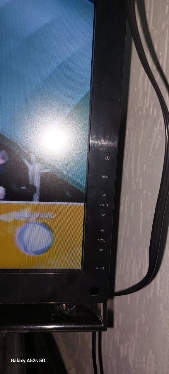 TV AOC LED 22" + Conversor Digital Aquário - Foto 2