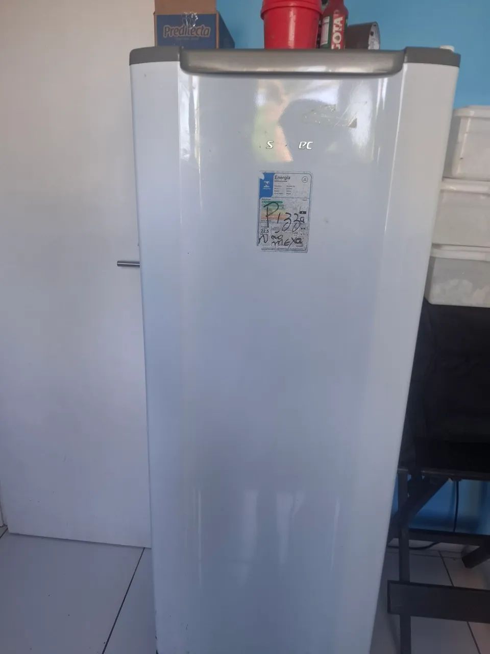 Vendo geladeira 