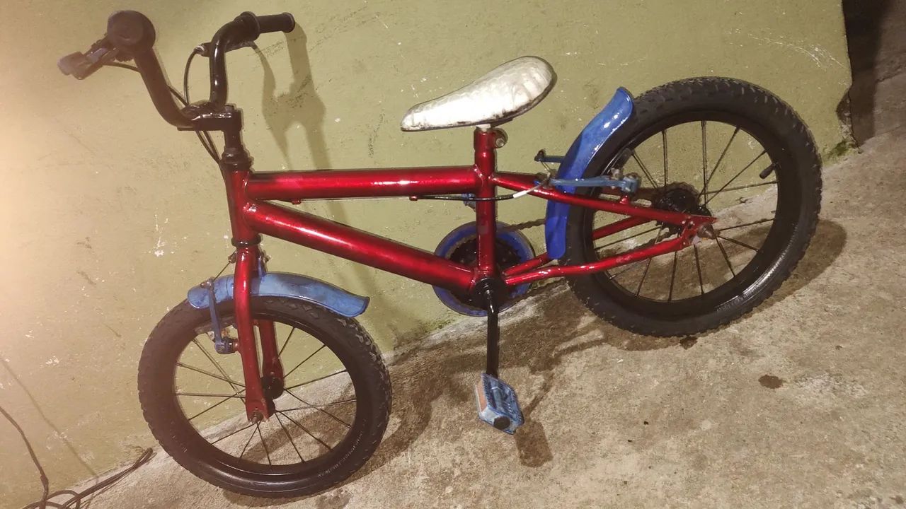 Bicicleta aro 16 top em perfeito estado  - Foto 5