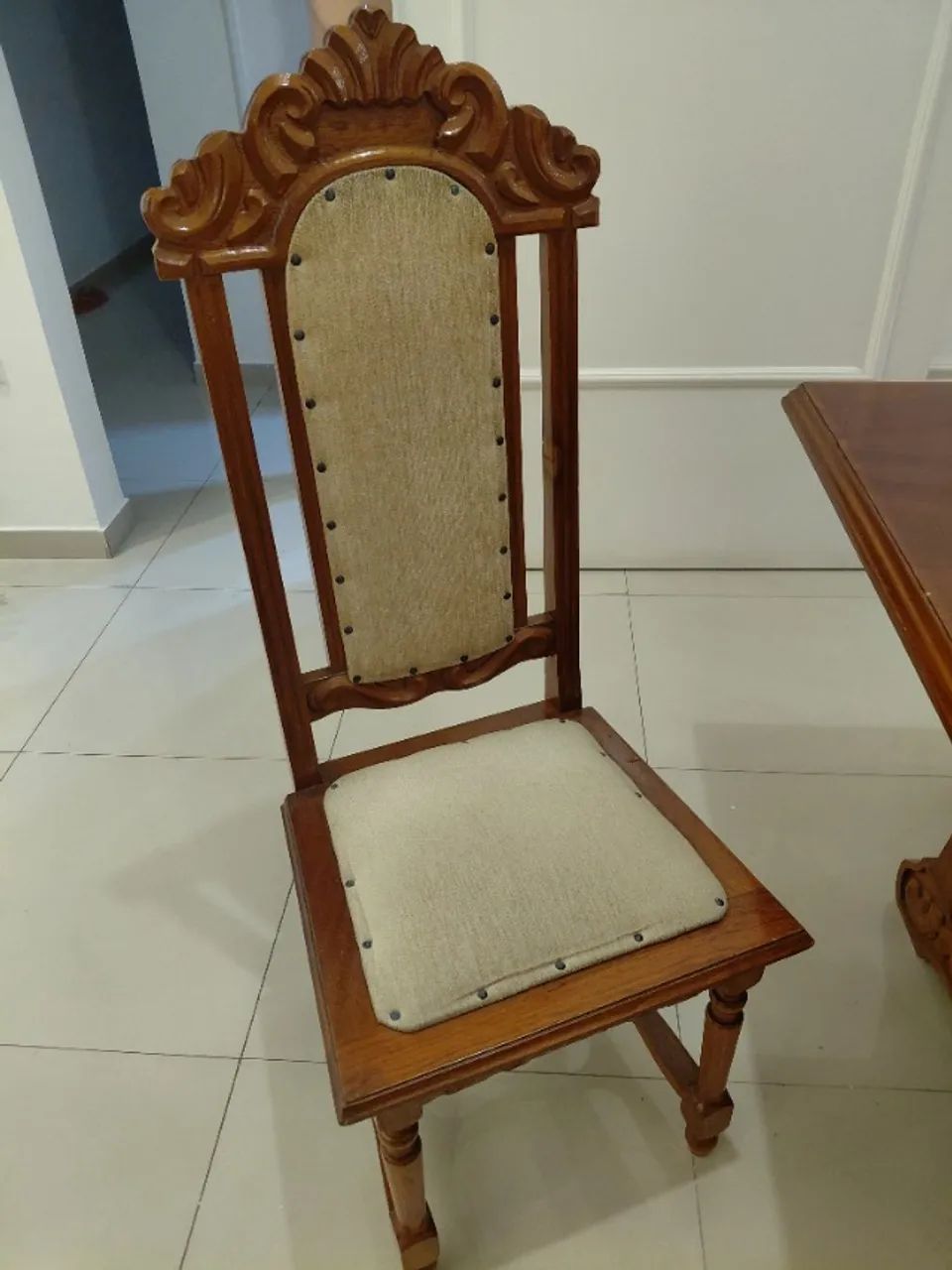 Mesa de jantar cerejeira maciça e cadeiras  - Foto 2
