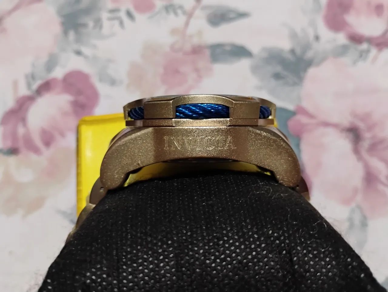 Relógio Invicta Reserve Venom 26654 - Dourado e Azul - Original na Caixa - Foto 3