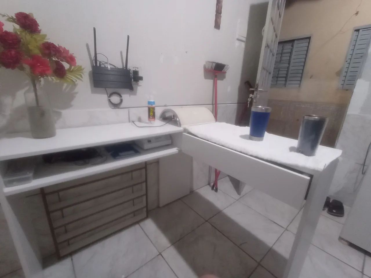 Vendo mesa para Nails Designer 