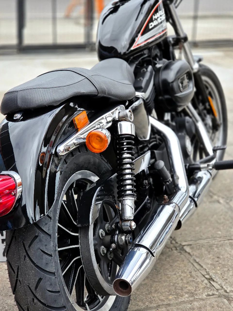 Harley-Davidson 883R 2013 - Foto 3