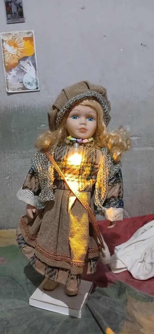 Boneca de porcelana 