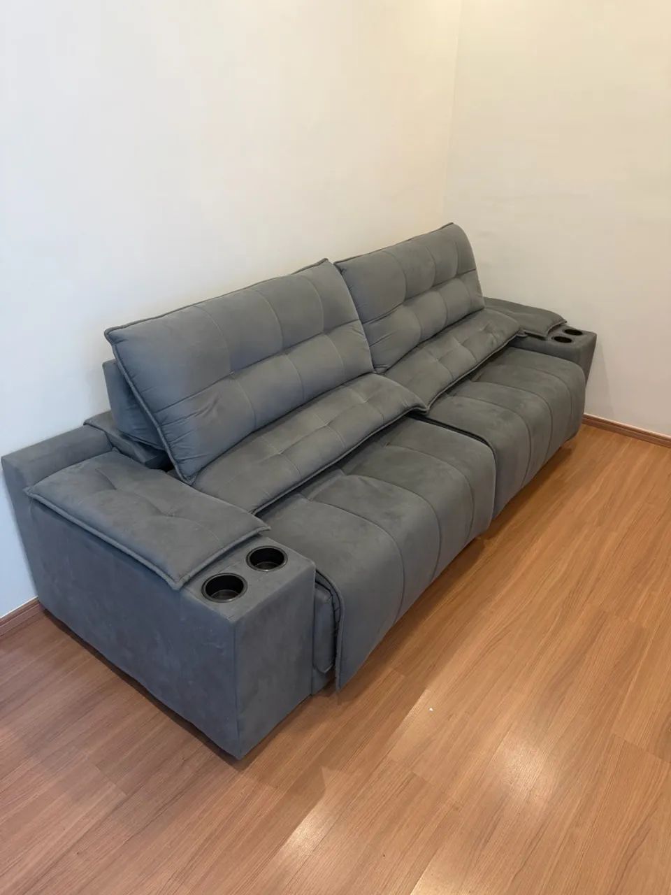 Sofá retrátil reclinável 