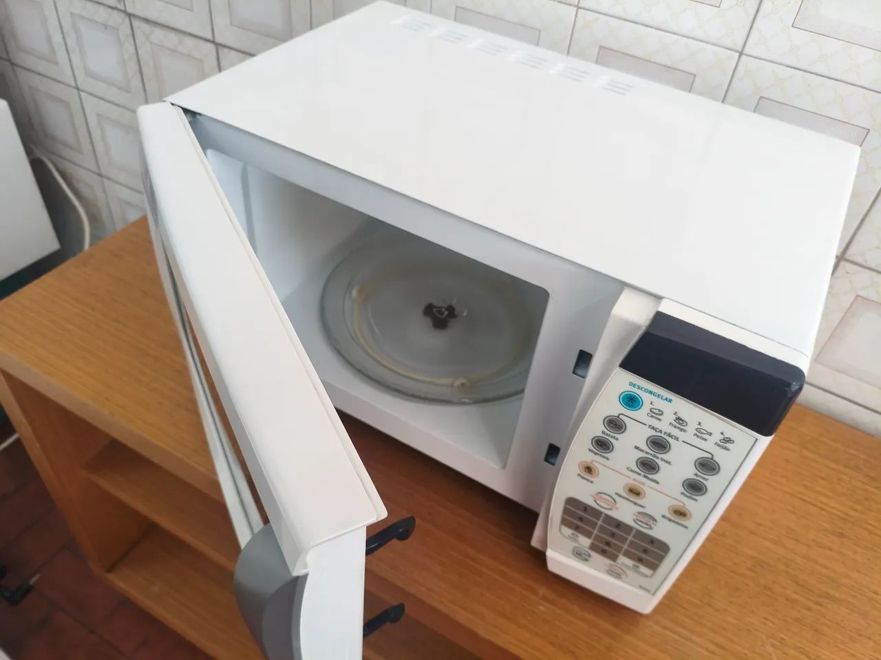 MICROONDAS ELECTROLUX 20 LITROS  - Foto 4