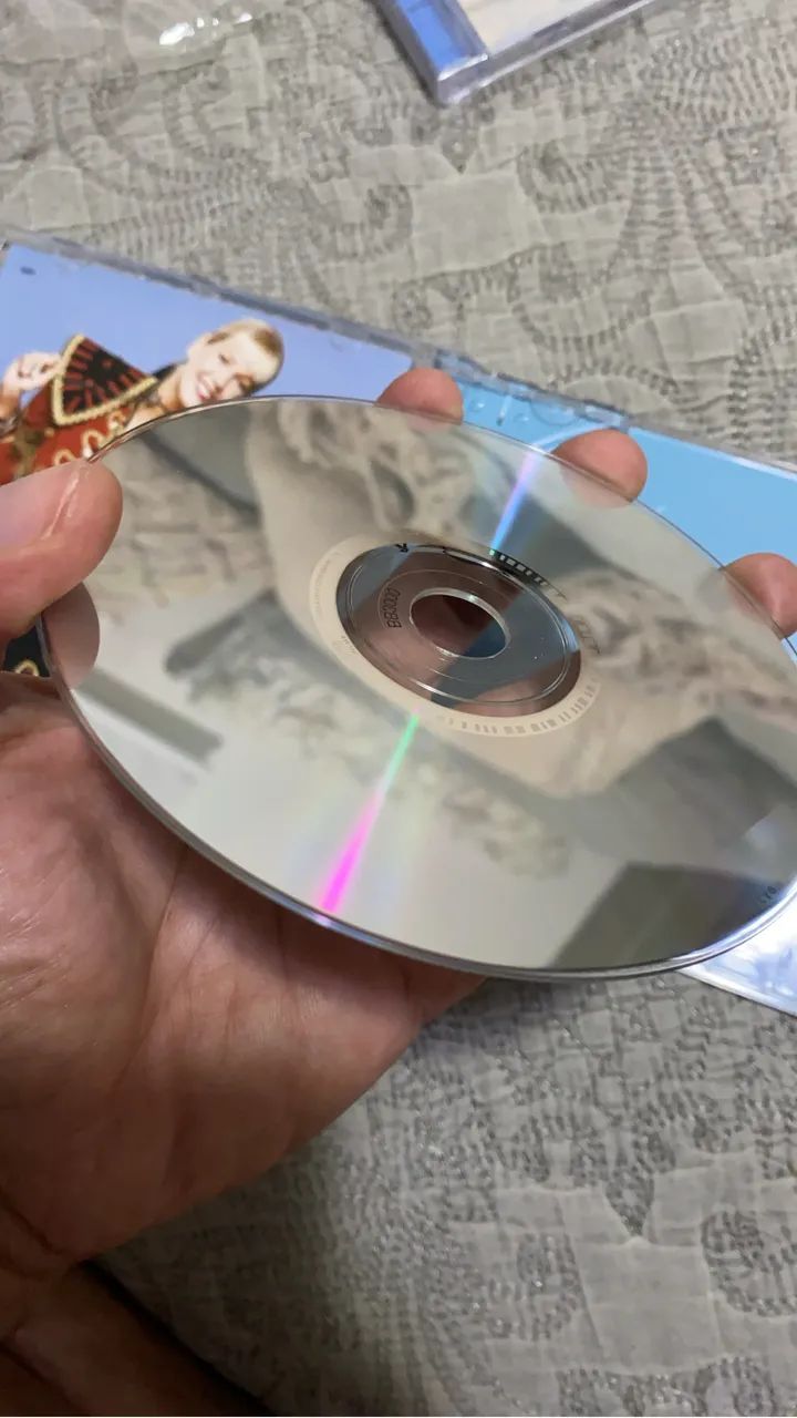 CD XUXA 4 ( estado de novo) - Foto 4