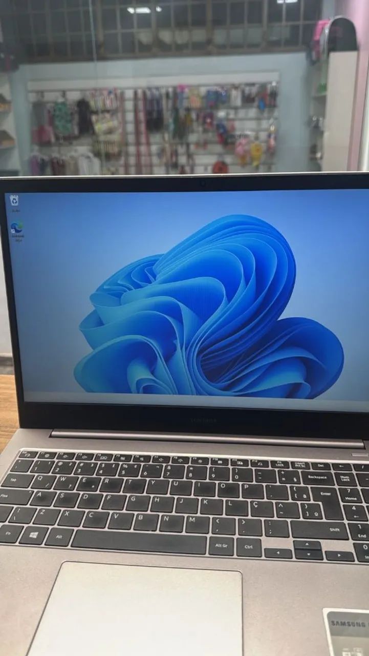 Notebook Samsung Book E30
