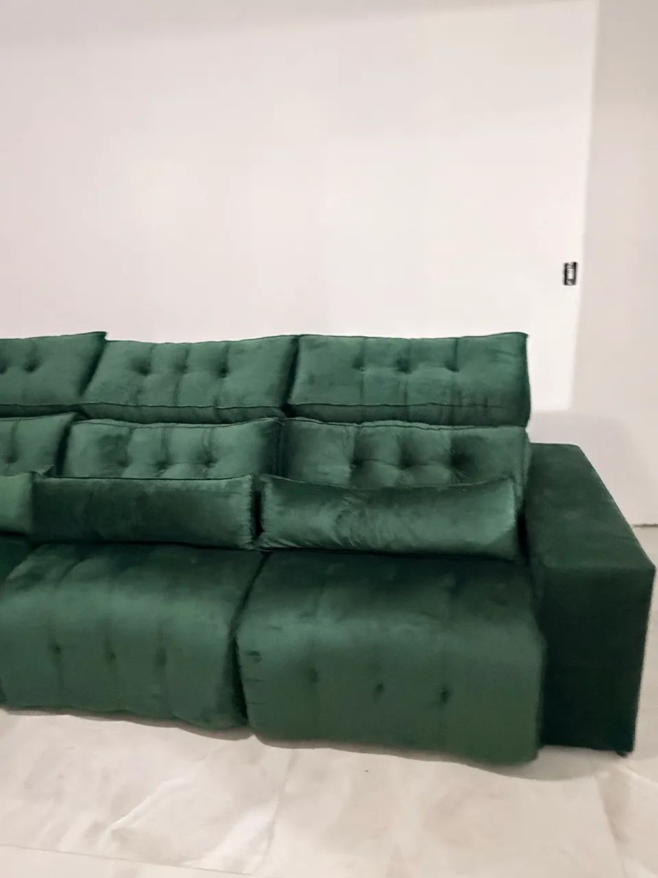 Sofá novo! Nunca usado. 