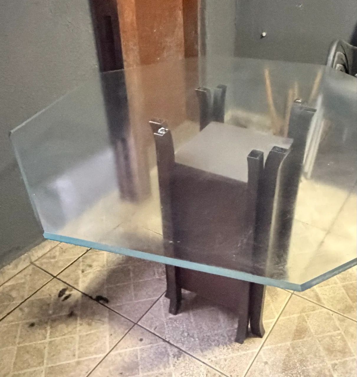 Mesa de madeira com tampo de vidro  - Foto 3