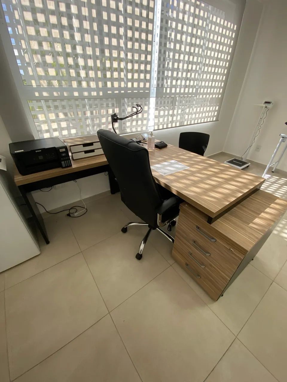 Mesa Diretor em L com Gaveteiro e Extensão - Semi Nova / IMPECÁVEL - Foto 4