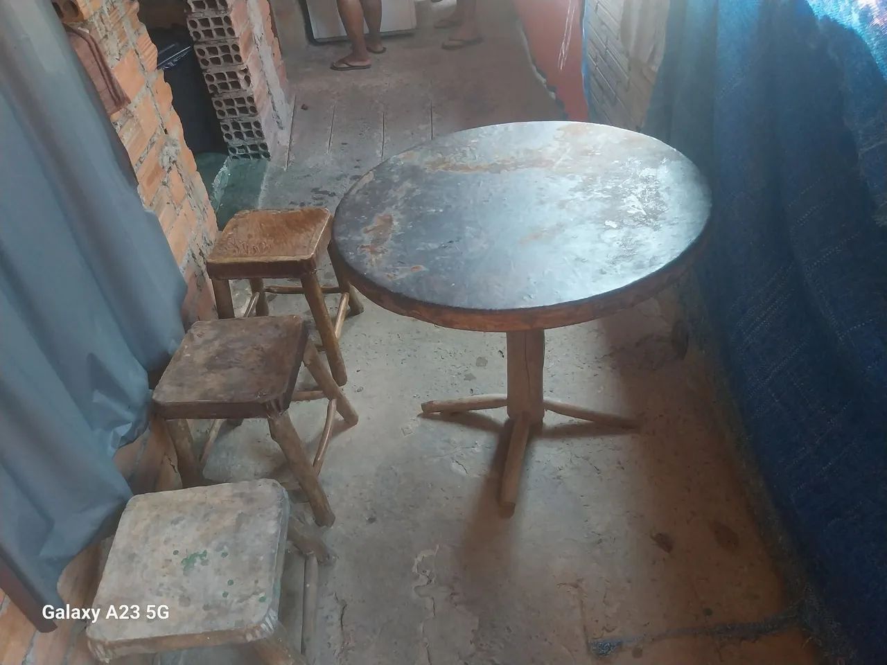 MESA RUSTICA COM 3 BANCOS MADEIRA