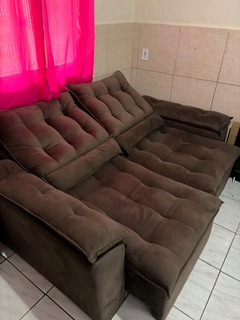 Sofá retrátil 3 lugares, 2m bem conservado, confortável e lindo - Foto 2