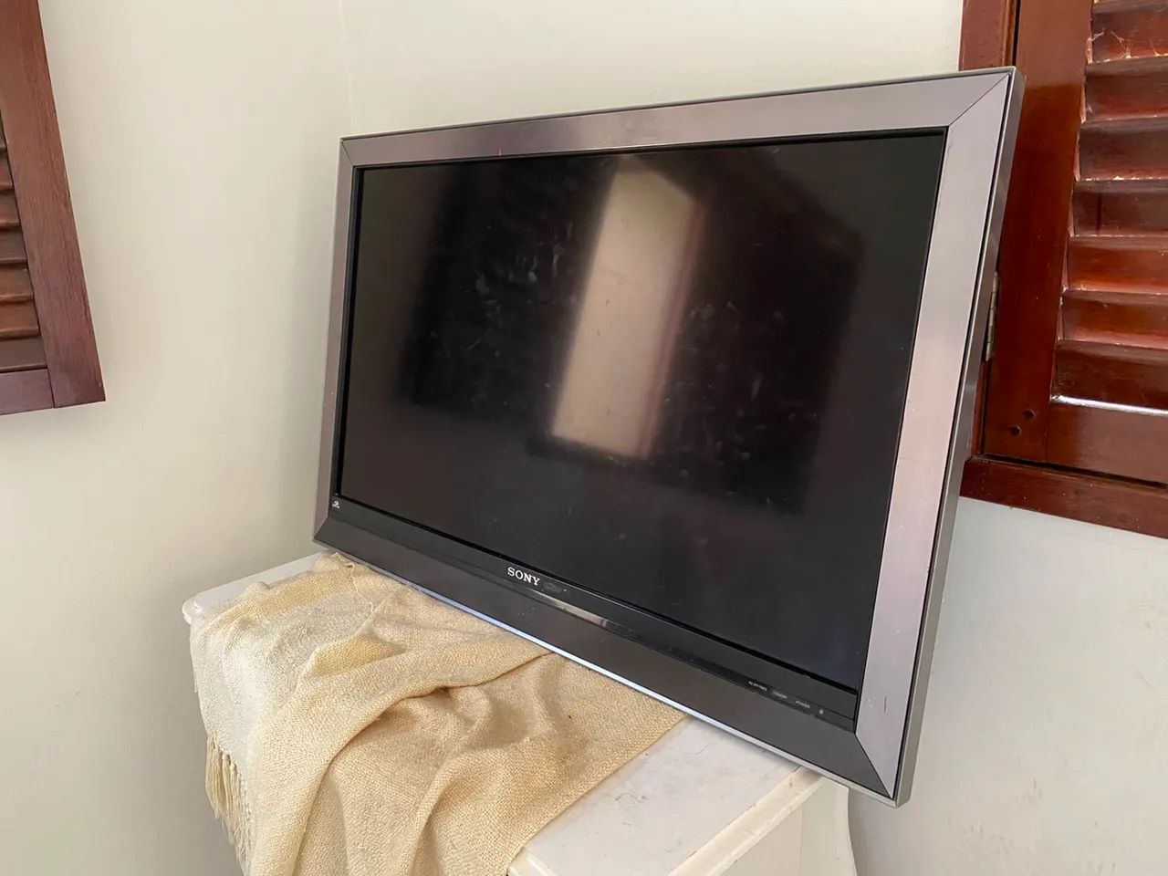 TV 32 polegadas com defeito