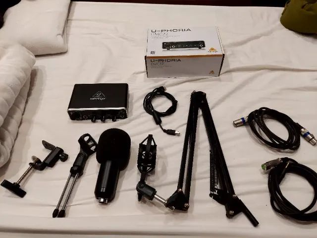 Interface Behringer UMC22 + Microfone BM-800 + Suporte e acessórios - Foto 2