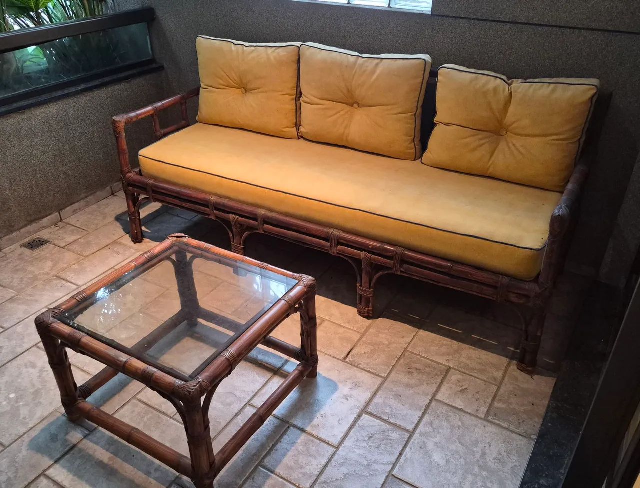 Sofa e mesinha Bambu