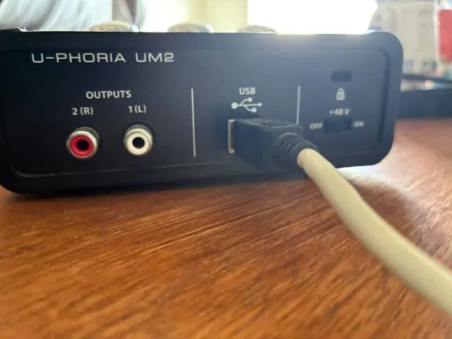 Behringer U-Phoria UM2 - Interface de Áudio USB - Foto 2