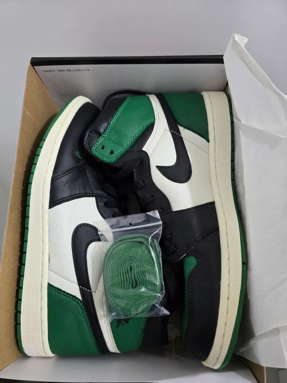 Nike Jordan 1 pine green  - Foto 2