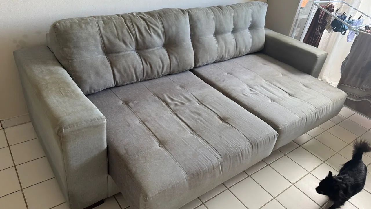 Sofá retrátil 3 lugares Cinza - usado - Foto 2